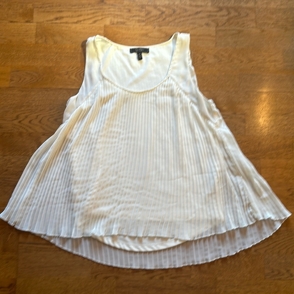 Jessica Simpson white/cream color  flowy tank.  Beautiful!